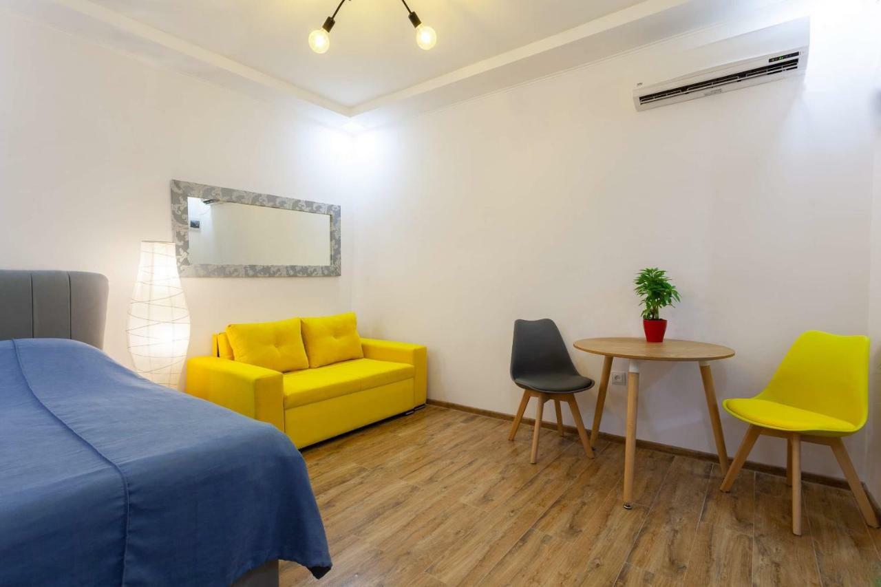 Modern Apartment In The Heart Of Old ティビリシ エクステリア 写真